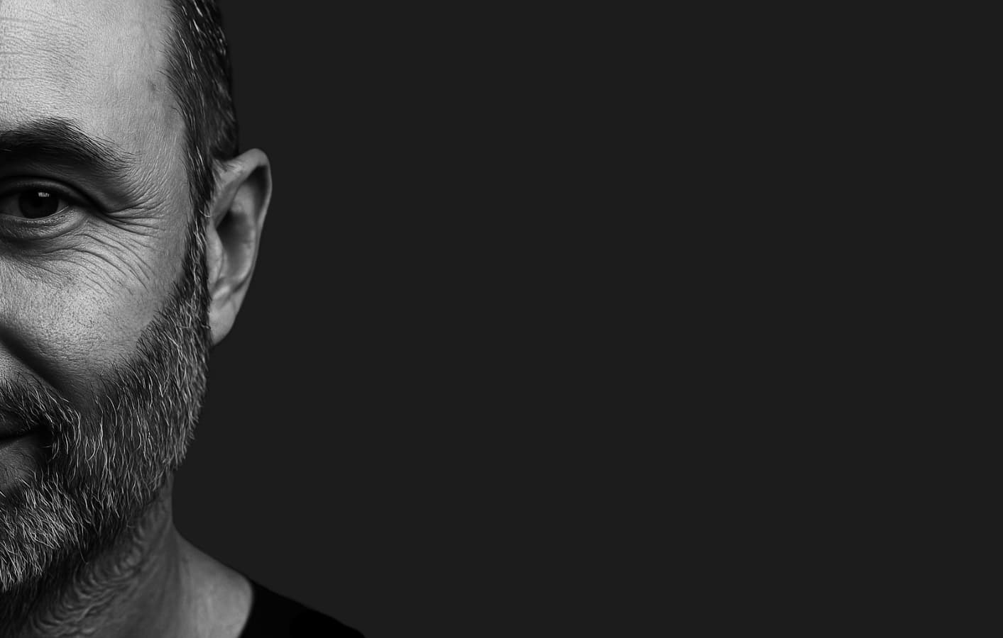 Zauberer Florian Schädlich zaubert auf einem Event in Würzburg